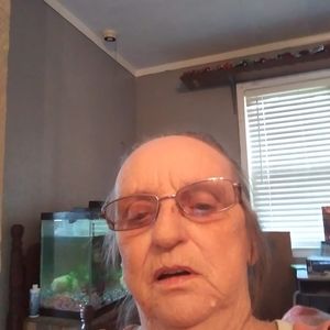 Meet your Posher, Loretta